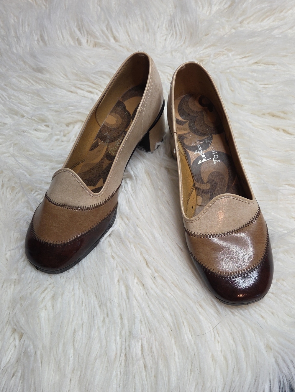Vintage Town-fair Women's Two-Tone Tan & Brown Heeled Loafers Sz 7